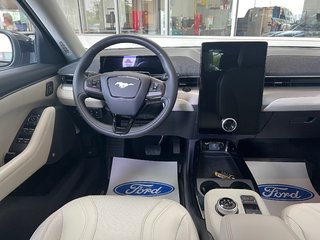 2022 Ford Mustang Mach-E Premium in Boucherville, Quebec - 6 - w320h240px