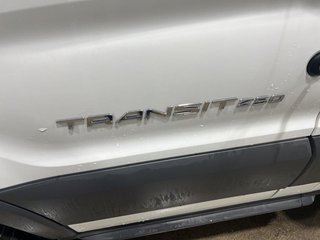 2018 Ford Transit Cargo Van T-250 138 po PNBV de 9 000 lb RARS in Boucherville, Quebec - 6 - w320h240px
