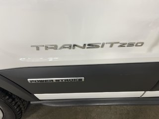 2015 Ford TRANSIT T-250 138 po PNBV de 9 000 lb RARS in Boucherville, Quebec - 4 - w320h240px