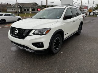 2020 Nissan Pathfinder SL Premium in Amherst, Nova Scotia - 4 - w320h240px