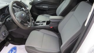 Ford Escape SE AWD 2.0 L 201A 2017 à Les Escoumins, Québec - 6 - w320h240px