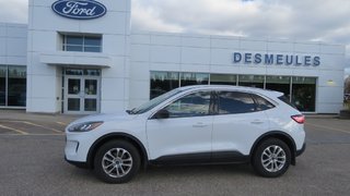 Ford Escape AWD SE 2022 à Les Escoumins, Québec - 2 - w320h240px