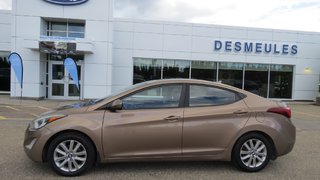 Hyundai ELANTRA SE BERLINE 2015 à Les Escoumins, Québec - 2 - w320h240px