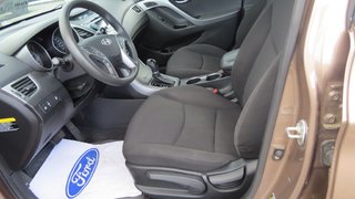 Hyundai ELANTRA SE BERLINE 2015 à Les Escoumins, Québec - 6 - w320h240px