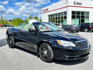Chrysler 200 CONVERTIBLE / V6 / JAMAIS SORTI L'HIVER / 2011 à Thetford Mines, Québec - 3 - w320h240px
