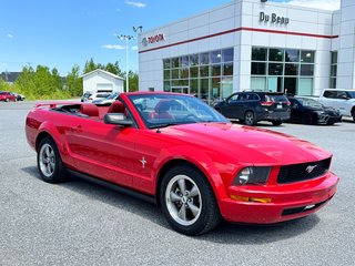 Ford Mustang CONVERTIBLE / ROUGE SUR ROUGE / MOTEUR V6 / MAGS 17 / JAMAIS SORTI L’HIVER 2006 à Thetford Mines, Québec - 3 - w320h240px