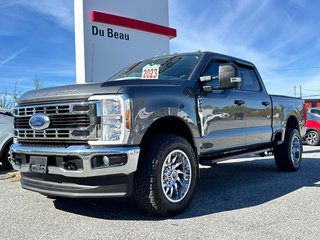 Ford Super Duty F-250 SRW XLT CREW 6.7 DIESEL  / GAR. FULL 28-06-30=260.800KM / 2023 à Thetford Mines, Québec - 2 - w320h240px
