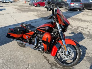 HARLEY DAV FLHXSE STAGE 2 / CVO / IMPECCABLE / ENTRETIEN A JOUR chez le concessionnaire / PRET POUR LA SAISON 2017 à Thetford Mines, Québec - 3 - w320h240px