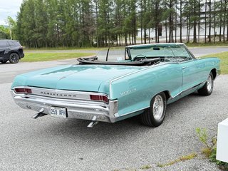 Pontiac PARISIENNE CONVERTIBLE / TOIT ELEC. / MOTEUR V8 283 1965 à Thetford Mines, Québec - 4 - w320h240px