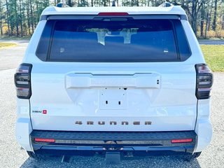 2025 Toyota 4RUNNER TRD SPORT BAJA EDITION / MAGS 20 SABLE / PNEUS HORS ROUTE / MARCHE PIED / CROCHET ROUGE in Thetford Mines, Quebec - 5 - w320h240px