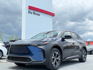 2023 Toyota bZ4X XLE AWD / TOIT PANO / PEA 19-09-28=100KM / in Thetford Mines, Quebec - 2 - w320h240px