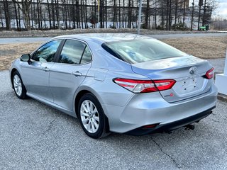 Toyota Camry LE / TRÈS BAS KILOS /  FIABILITÉ GARANTIE / 2018 à Thetford Mines, Québec - 6 - w320h240px