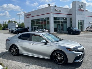 2021  Camry HYBRID / SE / PNEUS NEUF / MAGS / TRÈS PROPRE in Thetford Mines, Quebec - 5 - w320h240px