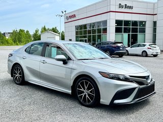 Toyota Camry HYBRIDE SE + TOIT OUVRANT / MAGS 18 / 1 SEUL PROPRIÉTAIRE / WOW 2022 à Thetford Mines, Québec - 3 - w320h240px
