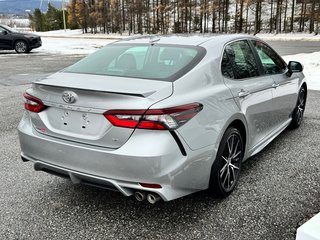 Toyota Camry SE + TOIT + MAGS 18 / PEA 27-03-28=100KM / 2023 à Thetford Mines, Québec - 4 - w320h240px