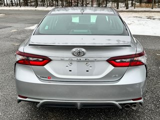 Toyota Camry SE + TOIT + MAGS 18 / PEA 27-03-28=100KM / 2023 à Thetford Mines, Québec - 5 - w320h240px