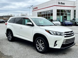 2019 Toyota Highlander XLE AWD / 8 PLACES / GPS / CUIR ET ++++ / in Thetford Mines, Quebec - 3 - w320h240px