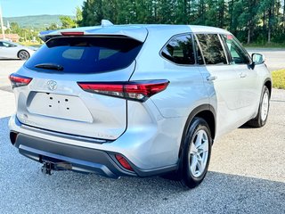 2020 Toyota Highlander LE AWD / PRIX IMBATTABLE / 8 PLACES / in Thetford Mines, Quebec - 5 - w320h240px