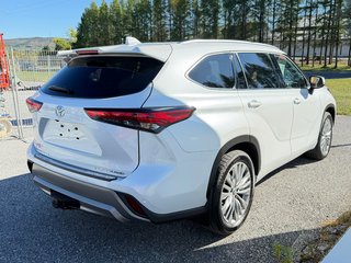 Toyota Highlander PLATINUM AWD / LA TOTALE !!! / PAS SORTI L'HIVER / 2022 à Thetford Mines, Québec - 5 - w320h240px