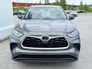 Toyota Highlander LE AWD / BAS KILOS / MEILLEUR VUS SUR LE MARCHÉ / 2023 à Thetford Mines, Québec - 2 - w320h240px