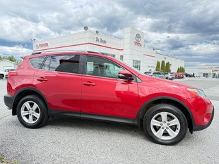 2013 Toyota RAV4 XLE/ BIEN ÉQUIPÉ/ POLYVALENT/FIABLE in Thetford Mines, Quebec - 4 - w320h240px