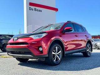 Toyota RAV4 XLE AWD / FINANCEMENT DISPONIBLE / 2017 à Thetford Mines, Québec - 2 - w320h240px
