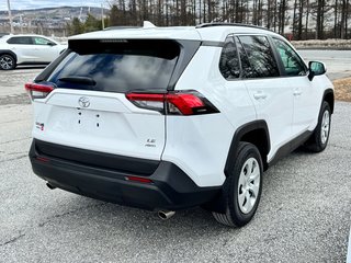 Toyota RAV4 LE AWD / TRÈS BAS KILOS / AUBAINE !!!!!!!!! 2020 à Thetford Mines, Québec - 4 - w320h240px