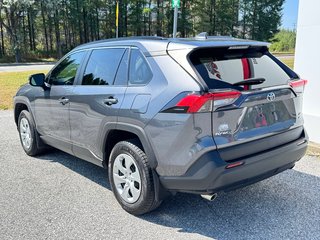 Toyota RAV4 LE AWD / MEILLEUR VUS SUR LE MARCHÉ / 2020 à Thetford Mines, Québec - 6 - w320h240px