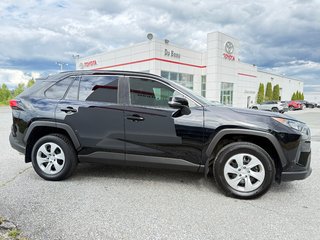 2020 Toyota RAV4 LE/ÉCONOMIQUE/POLYVALENT/BONNE VALEUR DE REVENTE in Thetford Mines, Quebec - 4 - w320h240px