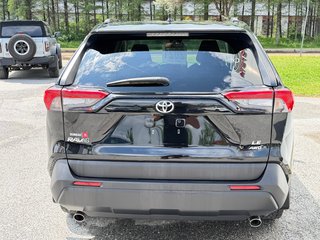2021 Toyota RAV4 LE AWD / DEMARREUR DISTANCE / CARFAX 3,232$ / in Thetford Mines, Quebec - 6 - w320h240px