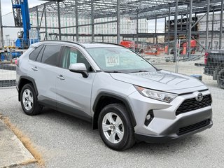 Toyota RAV4 XLE AWD / ATTACHE REMORQUE / FREINS NEUFS / 2021 à Thetford Mines, Québec - 3 - w320h240px