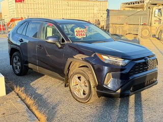2022 Toyota RAV4 XLE AWD / HITCH / COMME NEUVE !!!! in Thetford Mines, Quebec - 3 - w320h240px