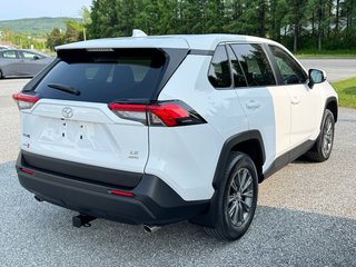 Toyota RAV4 LE AWD / VITRES TEINTÉES*HITCH*DÉMARREUR ET + / 2023 à Thetford Mines, Québec - 4 - w320h240px