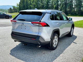 Toyota RAV4 HYBRIDE XLE AWD / PEA 29-08-28=100KM / BAS KILOS / 2023 à Thetford Mines, Québec - 4 - w320h240px