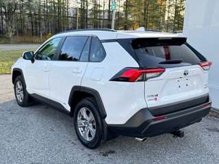 2023 Toyota RAV4 HYBRIDE XLE AWD / 19.800KM SEULEMENT / HITCH / in Thetford Mines, Quebec - 6 - w320h240px