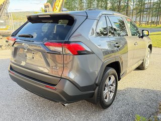 2023 Toyota RAV4 XLE AWD / PEA 28-12-28=100KM / PRIX INCROYABLE / in Thetford Mines, Quebec - 5 - w320h240px