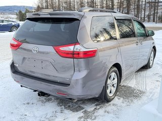 2016 Toyota Sienna LE 8 PLACES / HYPER PROPRE / BIEN ENTRETENU / in Thetford Mines, Quebec - 5 - w320h240px