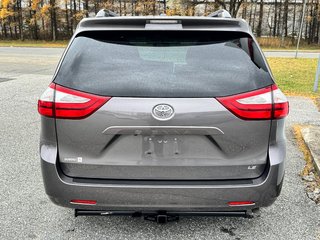 2016 Toyota Sienna LE 8 PLACES / HYPER PROPRE / BIEN ENTRETENU / in Thetford Mines, Quebec - 5 - w320h240px