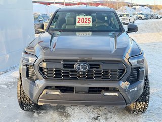 Toyota TACOMA DOUBLE TRD OFFROAD PREMIUM TOILE BOITE / MAGS ET PNEUS HORS ROUTE / LOGO ILLI 2025 à Thetford Mines, Québec - 2 - w320h240px