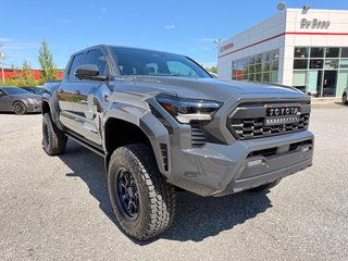 Toyota TACOMA HYBRIDE LIMITED EDITION NOLS SPORT  2025 à Thetford Mines, Québec - 4 - w320h240px