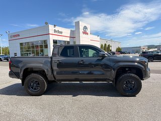 Toyota TACOMA HYBRIDE LIMITED EDITION NOLS SPORT  2025 à Thetford Mines, Québec - 5 - w320h240px