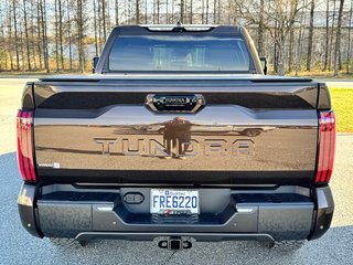 2023 Toyota Tundra PATINUM 1794 HYBRID / LIFT KIT / CHROME DELETE / PEA 200 000 km / SUSPENSION RENFORCI - BALLON / PNEUS NEUF KO3 in Thetford Mines, Quebec - 5 - w320h240px