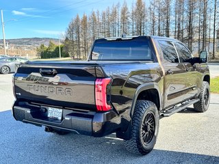 2023 Toyota Tundra PATINUM 1794 HYBRID / LIFT KIT / CHROME DELETE / PEA 200 000 km / SUSPENSION RENFORCI - BALLON / PNEUS NEUF KO3 in Thetford Mines, Quebec - 4 - w320h240px