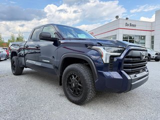 Toyota Tundra SR5 / DOUBLECAB / MAGS + PNEUS HORS ROUTE / 2024 à Thetford Mines, Québec - 2 - w320h240px