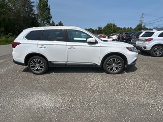 2018 Mitsubishi Outlander ES in Chandler, Quebec - 2 - w320h240px
