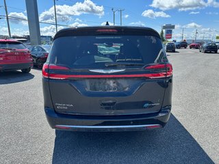 2021 Chrysler Pacifica Hybrid Pinnacle