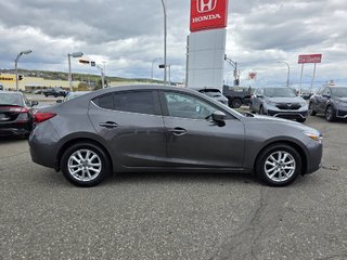 Mazda 3  2018 à Rivière-du-Loup, Québec - 3 - w320h240px