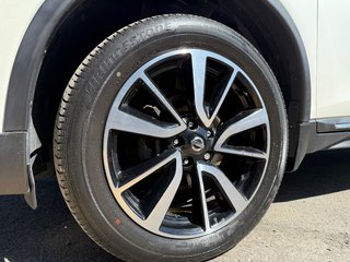 2017 Nissan Rogue SL in Drummondville, Quebec - 6 - w320h240px