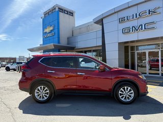 2020 Nissan Rogue SV in Drummondville, Quebec - 3 - w320h240px