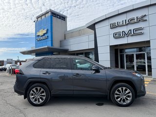 2023 Toyota RAV4 XLE in Drummondville, Quebec - 3 - w320h240px